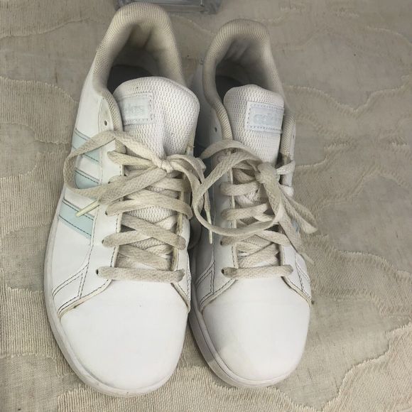 Kids Unisex Adidas Grand Court Cloudfoam Comfort Shoes. Size 4 - Picture 10 of 13